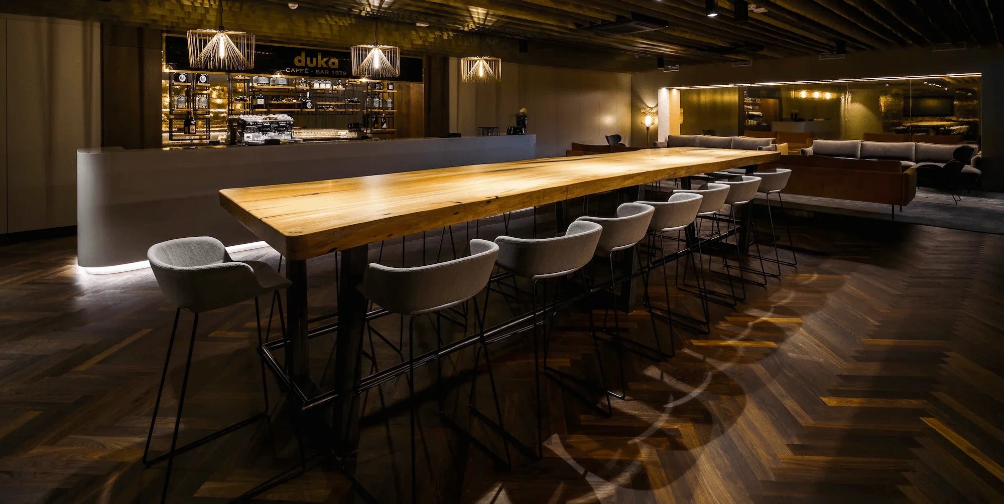 Pflegeprodukte_fuer_geoeltes_Parkett